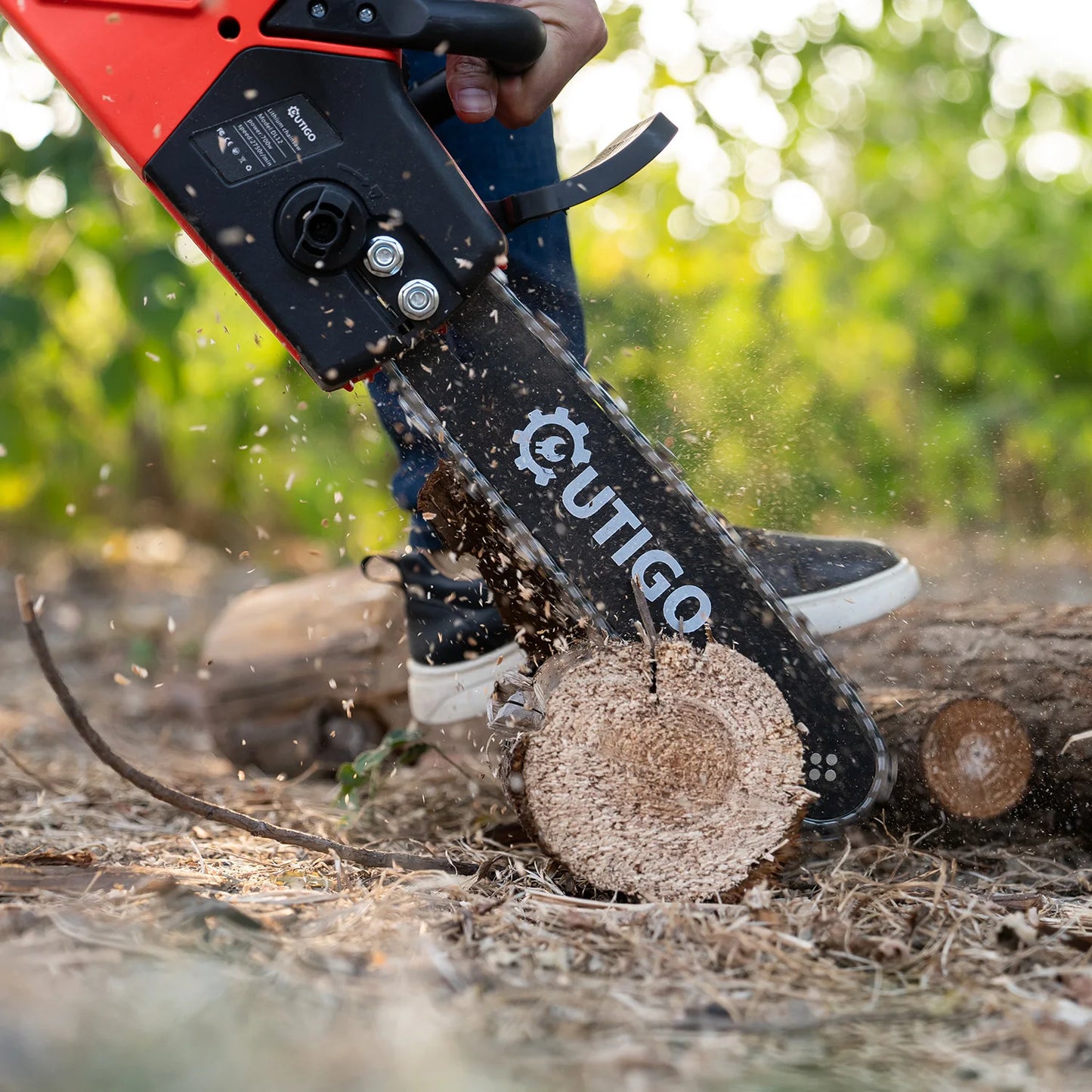 1000W Brushless Chainsaw 12-Inch with 2×21V Batteries
